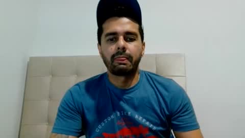 Snapshot of davidmedellin60 chatting on 11/17/25, 10:37 davidmedellin60 online show from 11/17/25, 10:37