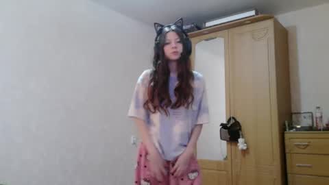 Snapshot of dawndollins chatting on 09/22/25, 08:27 Alice online show from 09/22/25, 08:27