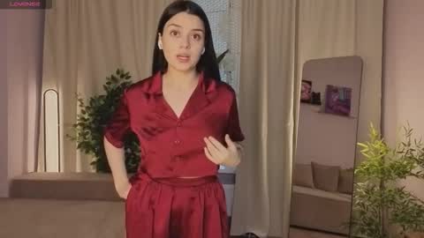 Snapshot of day_one_darling chatting on 10/31/25, 04:57 day_one_darling online show from 10/31/25, 04:57