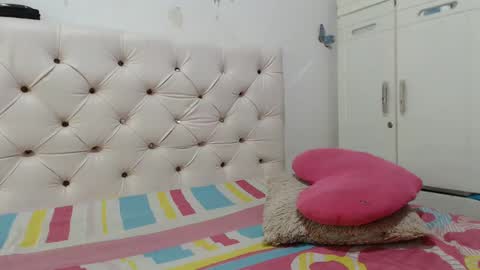 Snapshot of dayanats15 chatting on 02/27/25, 04:53 instagram catherin dayana reina online show from 02/27/25, 04:53