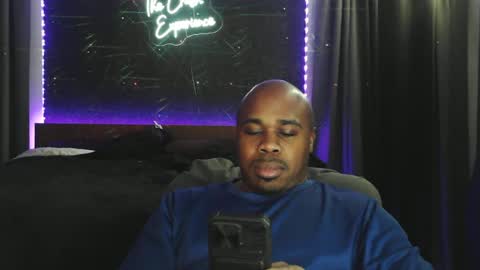 Snapshot of dcrush76 chatting on 02/14/25, 04:26 DCrush online show from 02/14/25, 04:26
