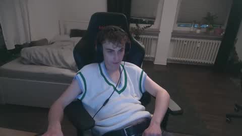 Snapshot of deanparkerx chatting on 11/01/25, 08:00 Dean online show from 11/01/25, 08:00