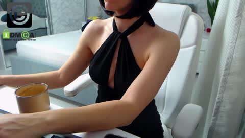 Elly online show from 12/06/24, 08:37