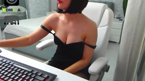 Elly online show from 09/17/25, 09:55