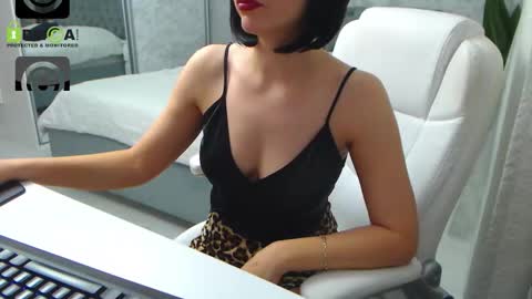 Elly online show from 10/09/25, 08:12