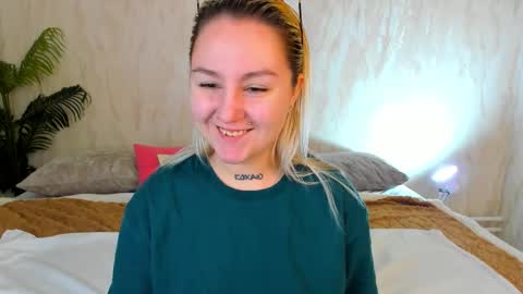 Debbie Mon Tue Fri Sun Sat GMT 3 1000am - 0400pm  online show from 10/13/25, 05:13