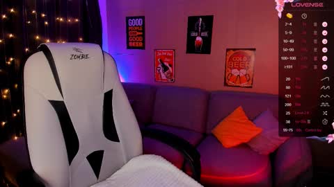 Snapshot of deborah_moore chatting on 10/08/25, 02:31 Debora online show from 10/08/25, 02:31