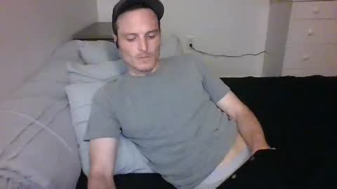 Dee4dayz online show from 10/28/25, 02:04