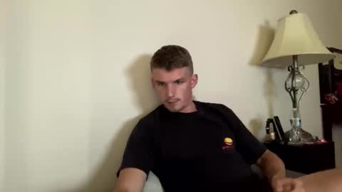 Snapshot of deeyungguy chatting on 09/09/25, 07:35 more content and goodies online show from 09/09/25, 07:35