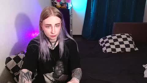 Snapshot of degradat1on chatting on 09/19/25, 02:40 degradat1on online show from 09/19/25, 02:40