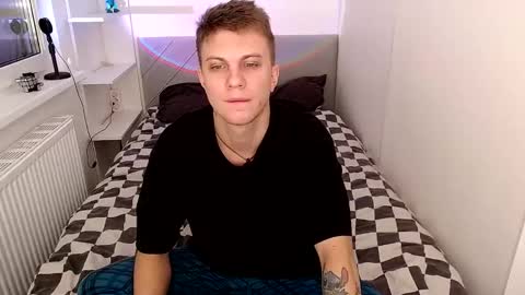 Snapshot of degradat1on chatting on 10/18/25, 04:30 degradat1on online show from 10/18/25, 04:30