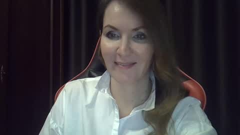 Snapshot of deina_forec6 chatting on 02/21/25, 09:54 deina_forec6 online show from 02/21/25, 09:54