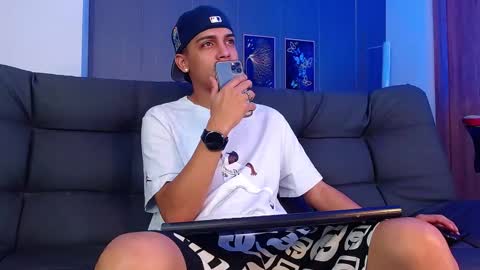 Snapshot of deivid_santoss chatting on 10/10/25, 12:20 Deivid online show from 10/10/25, 12:20