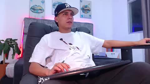 Snapshot of deivid_santoss chatting on 11/02/25, 11:51 Deivid online show from 11/02/25, 11:51