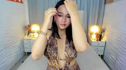 Snapshot of delightfulprincess chatting on 12/17/24, 09:16 Tyra Colins online show from 12/17/24, 09:16