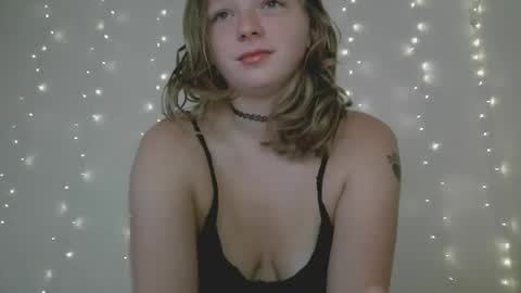 Snapshot of delilalove3412 chatting on 09/23/25, 03:15 DelilaLove3412 online show from 09/23/25, 03:15