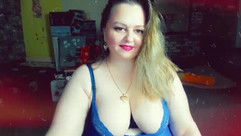 Snapshot of delinnia chatting on 02/07/25, 04:27 Margo online show from 02/07/25, 04:27