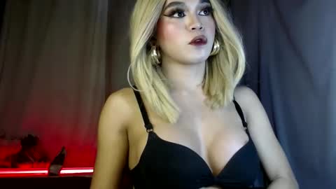 Snapshot of deliouscum chatting on 03/09/25, 11:25 Margie online show from 03/09/25, 11:25