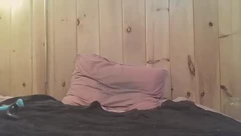 Snapshot of demelzabehr chatting on 12/04/24, 04:21 Frankie online show from 12/04/24, 04:21