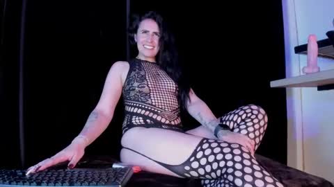 Snapshot of demi__moore_ chatting on 03/11/25, 05:38 DEMI MOORE online show from 03/11/25, 05:38