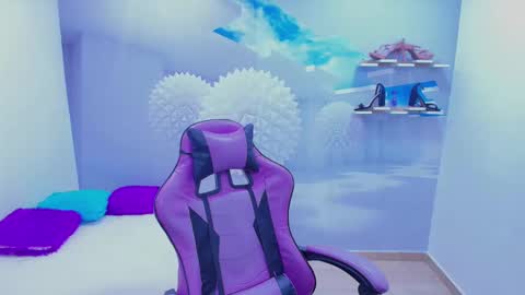 DEMI online show from 11/05/25, 12:27