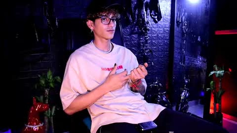 Snapshot of demonkush_ chatting on 11/07/25, 03:06 DemonKush online show from 11/07/25, 03:06