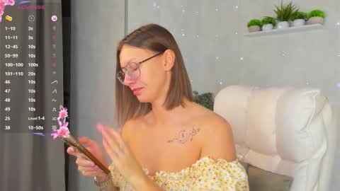 Snapshot of denise_halle chatting on 09/28/25, 12:16 Elina online show from 09/28/25, 12:16