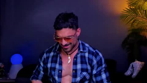 dennis_cox_ online show from 11/18/25, 04:50