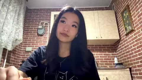 Snapshot of denysebernacchi chatting on 11/08/25, 12:16 Emma online show from 11/08/25, 12:16