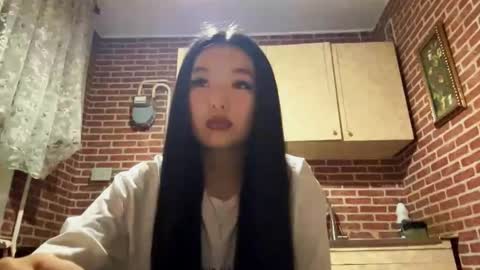 Snapshot of denysebernacchi chatting on 11/14/25, 01:21 Emma online show from 11/14/25, 01:21