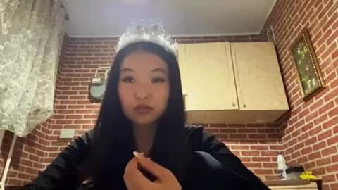 Snapshot of denysebernacchi chatting on 11/18/25, 02:54 Emma online show from 11/18/25, 02:54