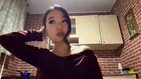 Snapshot of denysebernacchi chatting on 11/19/25, 01:11 Emma online show from 11/19/25, 01:11