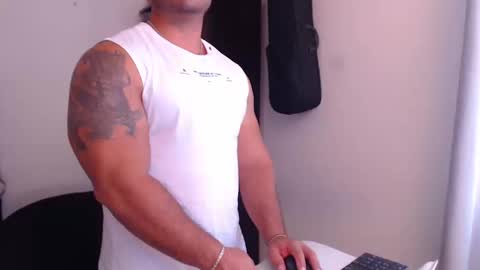 Derek online show from 09/11/25, 01:22