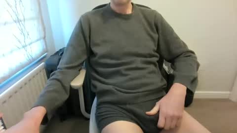Snapshot of derelictguy chatting on 01/11/25, 10:19 derelictguy online show from 01/11/25, 10:19