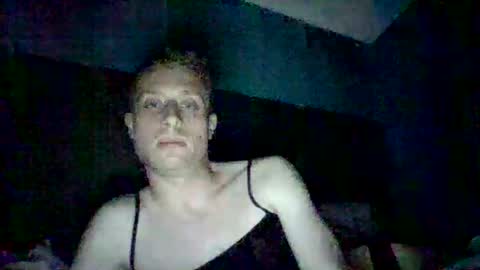 Snapshot of derokkes chatting on 12/13/24, 03:32 derokkes online show from 12/13/24, 03:32