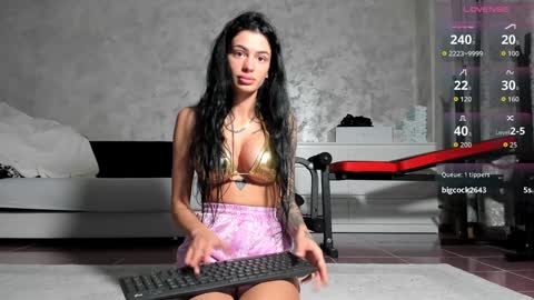 Mia online show from 10/09/25, 02:42