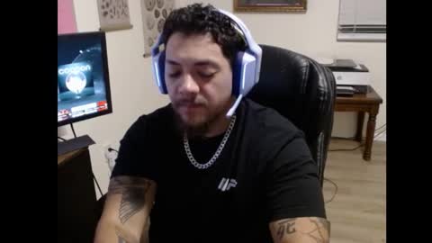 Snapshot of desertadventurer25 chatting on 10/17/25, 02:15 desertadventurer25 online show from 10/17/25, 02:15