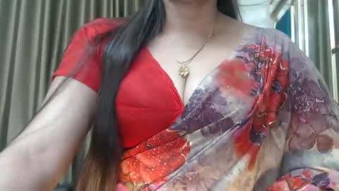 Snapshot of desimaisa130 chatting on 12/06/24, 04:17 Maisa online show from 12/06/24, 04:17