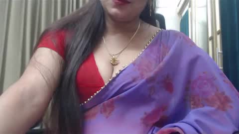 Snapshot of desimaisa130 chatting on 12/16/24, 04:49 Maisa online show from 12/16/24, 04:49