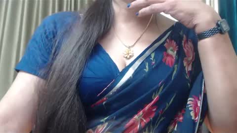 Snapshot of desimaisa130 chatting on 12/17/24, 10:00 Maisa online show from 12/17/24, 10:00