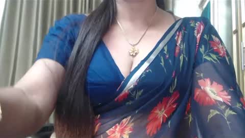Snapshot of desimaisa130 chatting on 12/18/24, 05:10 Maisa online show from 12/18/24, 05:10