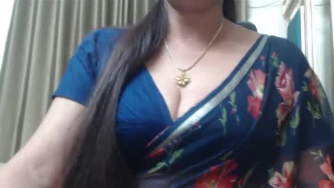 Snapshot of desimaisa130 chatting on 12/18/24, 08:14 Maisa online show from 12/18/24, 08:14