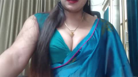 Snapshot of desimaisa130 chatting on 12/19/24, 04:24 Maisa online show from 12/19/24, 04:24