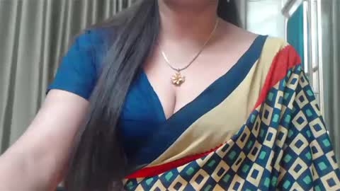 Snapshot of desimaisa130 chatting on 12/25/24, 03:49 Maisa online show from 12/25/24, 03:49