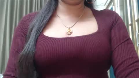 Snapshot of desimaisa130 chatting on 01/06/25, 03:08 Maisa online show from 01/06/25, 03:08