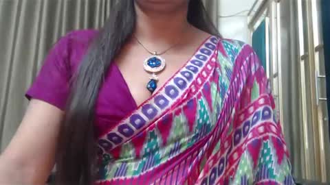 Snapshot of desimaisa130 chatting on 01/09/25, 06:57 Maisa online show from 01/09/25, 06:57