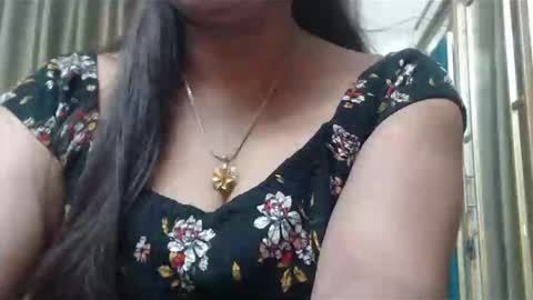 Snapshot of desimaisa130 chatting on 01/18/25, 07:48 Maisa online show from 01/18/25, 07:48
