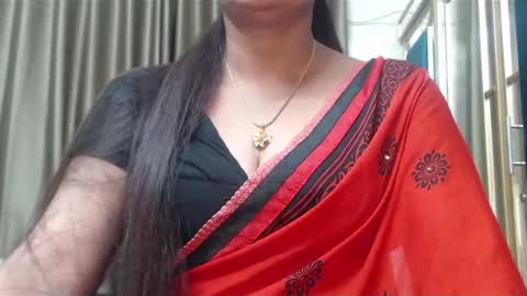 Snapshot of desimaisa130 chatting on 01/19/25, 05:28 Maisa online show from 01/19/25, 05:28
