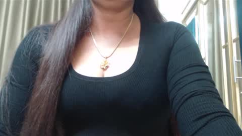 Snapshot of desimaisa130 chatting on 01/20/25, 05:48 Maisa online show from 01/20/25, 05:48