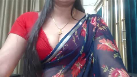 Snapshot of desimaisa130 chatting on 02/11/25, 05:07 Maisa online show from 02/11/25, 05:07